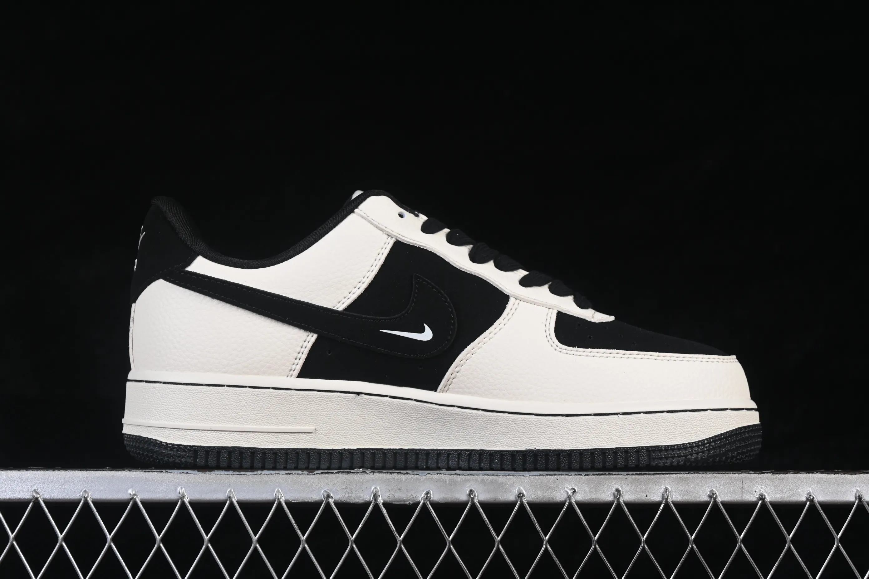All categories Nk Air Force 1 Air Force series Nk Air Force 1 Low Air Force low-top Nike Air Force 1'07 Low black and white contrast Air Force 1 low-top casual sneakers BK1916-005
